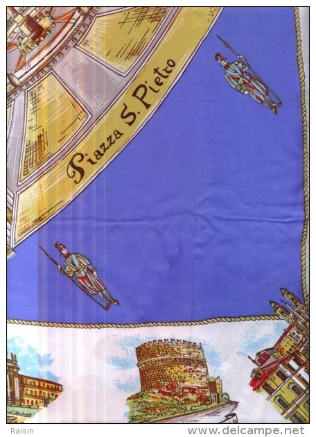 Foulard  Vintage Satiné " Ricordo Di Roma "   Piazza S. Pietro Au Centre Des Divers Monuments  BE - Halstücher & Schals