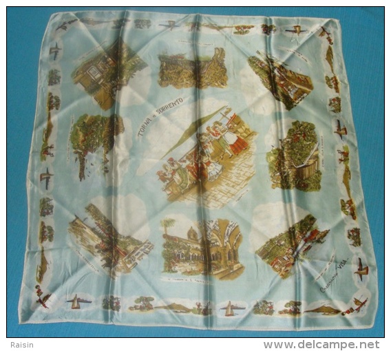 Foulard Vintage Satiné  Craazioni  "Visa " Italie  " Torna A Sorrento "  Tarantilla  Monuments Et Paysages Divers  BE - Fulares