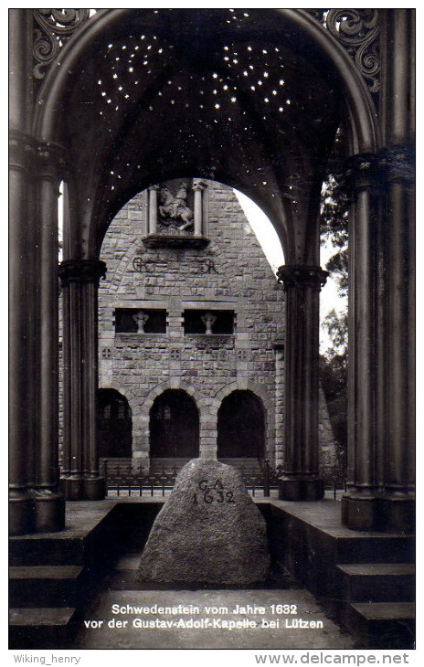 Lützen - S/w Schwedenstein Vor Der Gustav Adolf Kapelle - Lützen