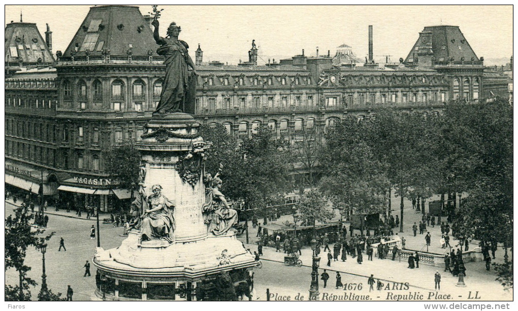France - PARIS. - Place De La Republique. - Republic Place. [CPA Postcard] - Statuen