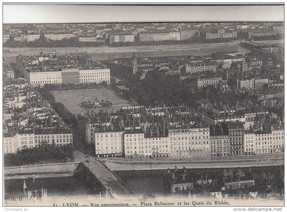 CPA Lyon, Vue Panoramique, Place Bellecour Et Les Quais Du Rhône (pk15347) - Autres & Non Classés