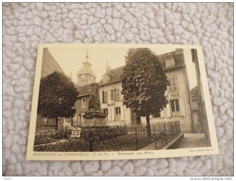 A224. CPA 63 .MONTAIGUT-en-COMBRAILLE. Monument Aux Morts.  Beau Plan .  Non Ecrite - Montaigut