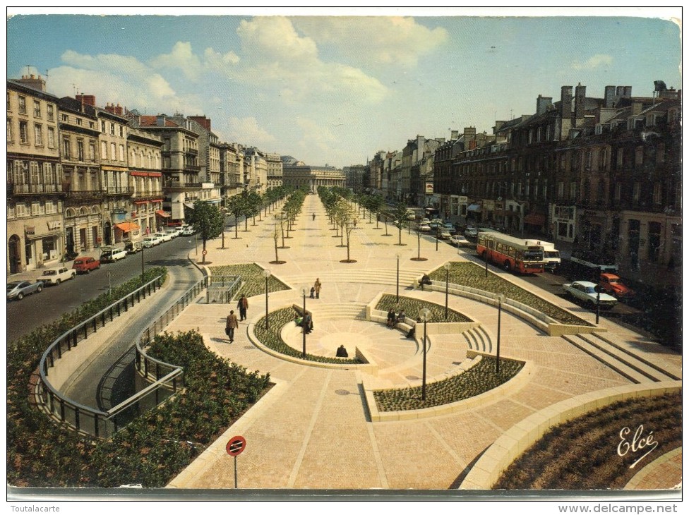 CPSM 33 BORDEAUX  LES NOUVELLES ALLEES DE TOURNY AVEC SES JARDINS AU FOND LE GRAND THEATRE  Grand Format 15 X 10,5 - Bordeaux