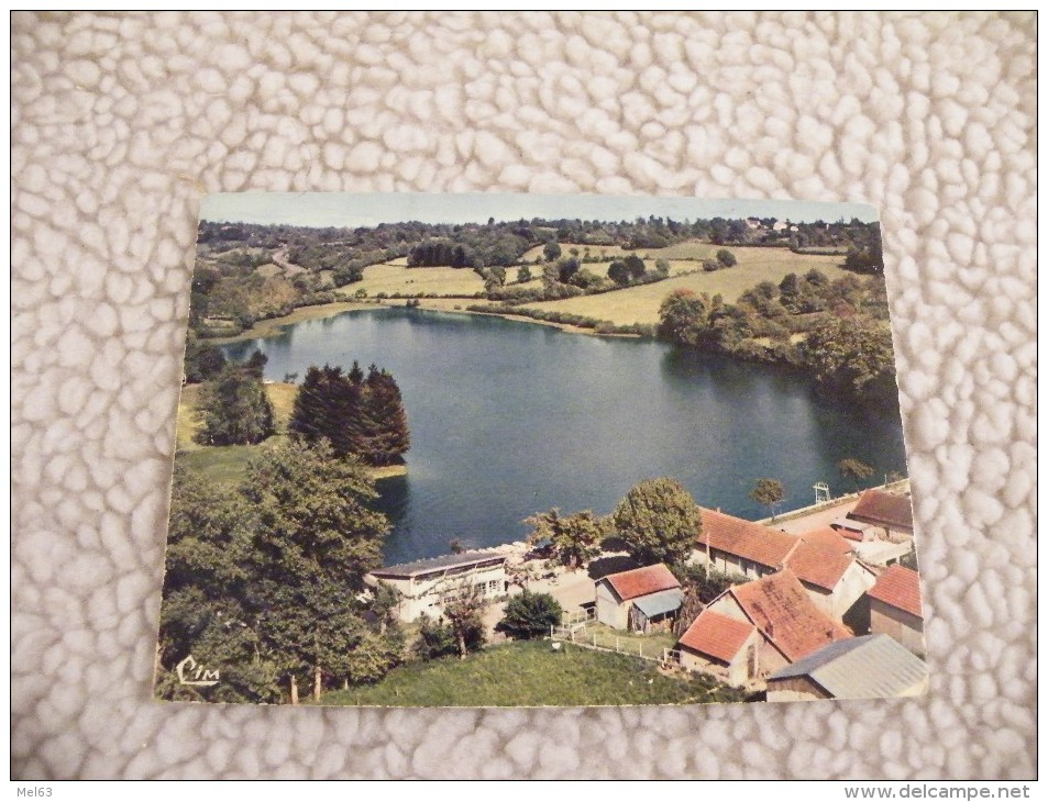 A225.  CPSM.  MONTAIGUT-en-COMBRAILLE. Etang De Montmazot. Vue Aérienne.  Non écrite - Montaigut