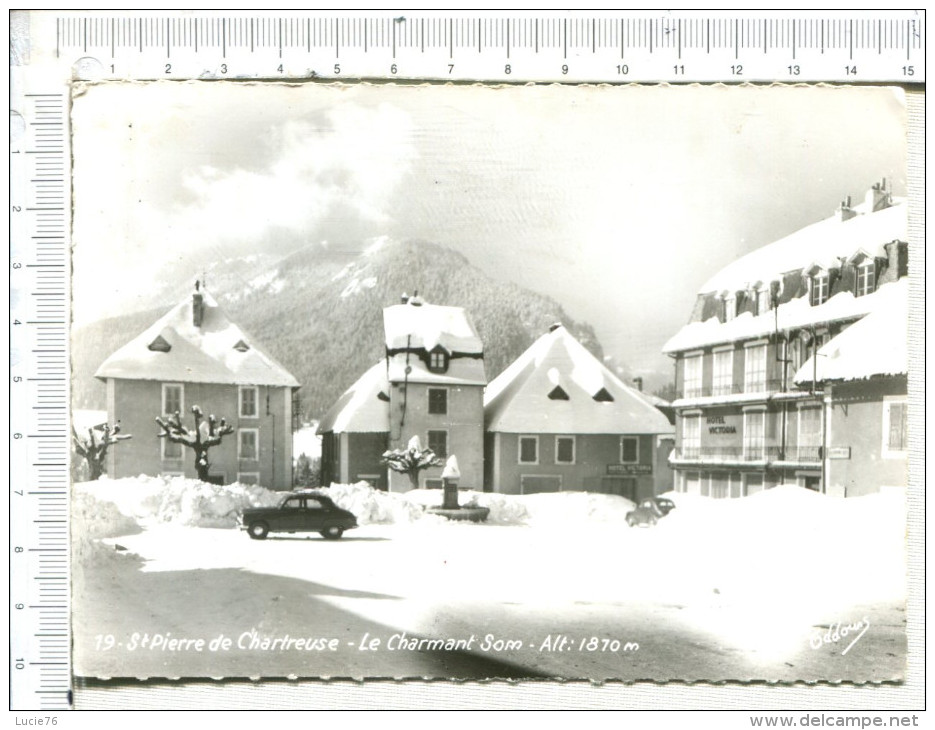 SAINT PIERRE DE CHARTREUSE   -  Le Charmant Som  -  Alt  1870 M -  Véhicule Ancien - Autres & Non Classés