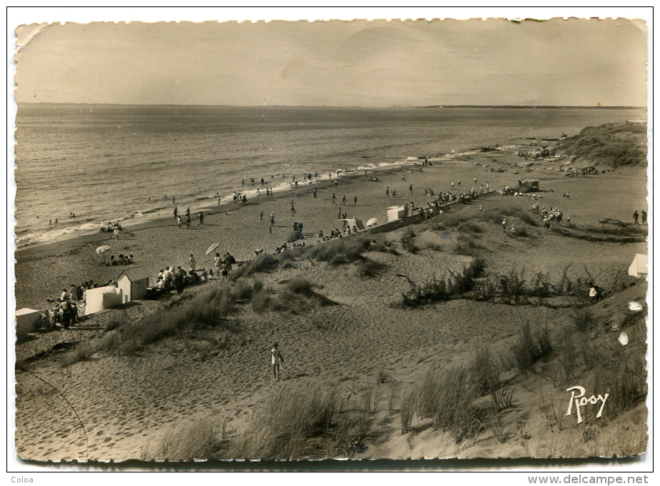 THARON PLAGE La Plage Vue Du Boulevard - Tharon-Plage