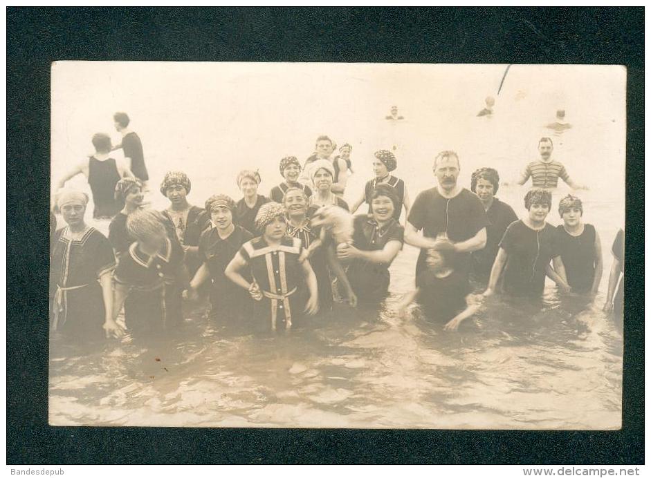 Carte Photo Trouville Sur Mer (14) ( Groupe De Baigneurs à La Plage ) - Trouville