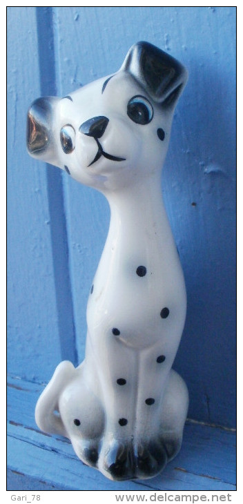 Chien DALMATIEN En Porcelaine Hauteur 12.5 Cm - Autres & Non Classés