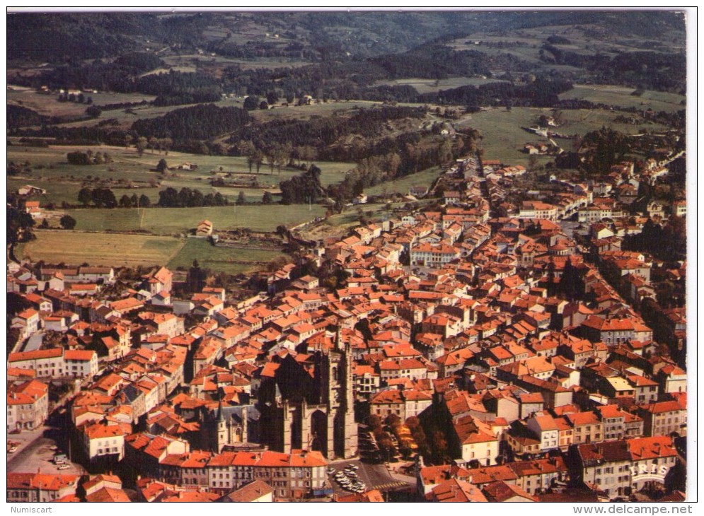 Ambert.. Belle Vue Aérienne De La Ville.. Eglise St-Jean - Ambert