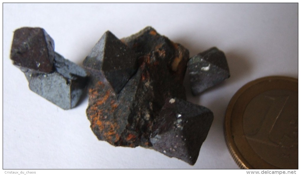 MAGNETITES BRUTES . Pierre D´aimant  : Lot MGT001 .  20g - Minerales