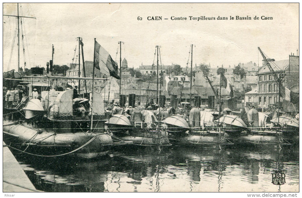 CAEN(CALVADOS) BATEAU DE GUERRE - Caen