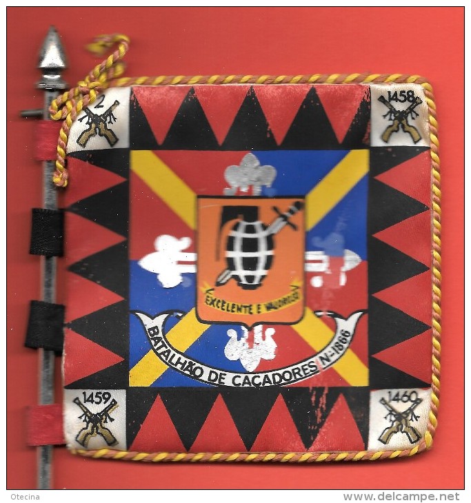 PORTUGAL Outremer Angola Fanion Militaire Infanterie - Drapeaux