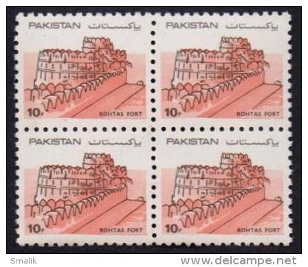 Pakistan 1984 MNH - ROHTASI Fort Definitive Stamp Forts Castles, Block Of 4 - Castles