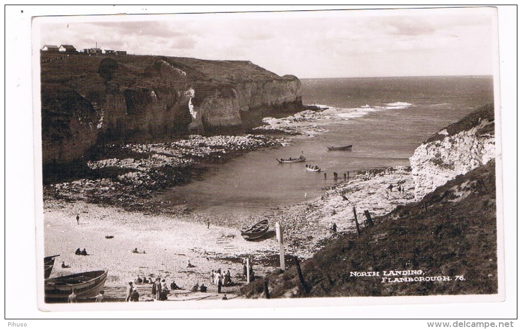 UK2049      FLAMBOROUGH : North Landing - Whitby