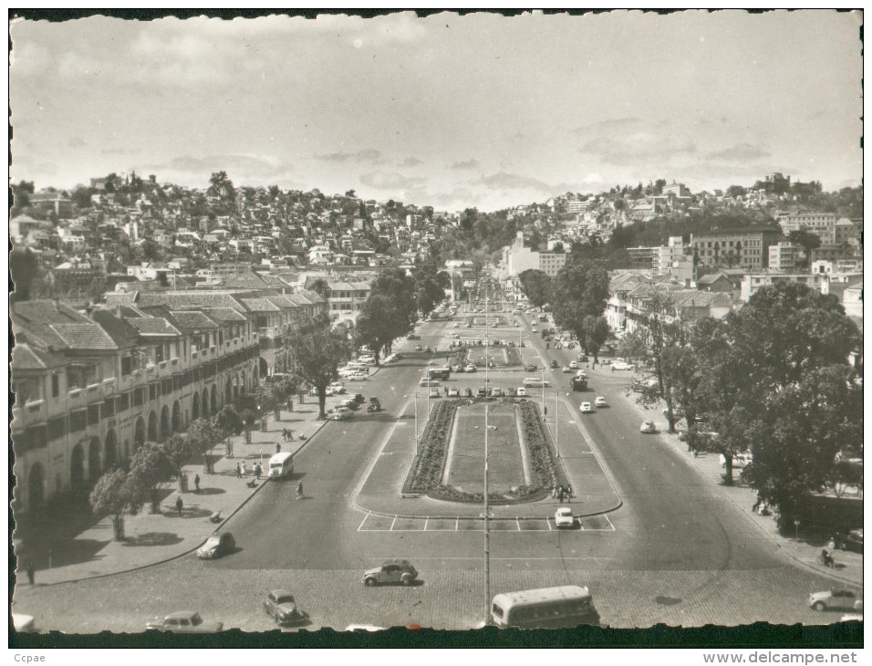 Avenue De L'Indépendance TANANARIVE - Madagascar