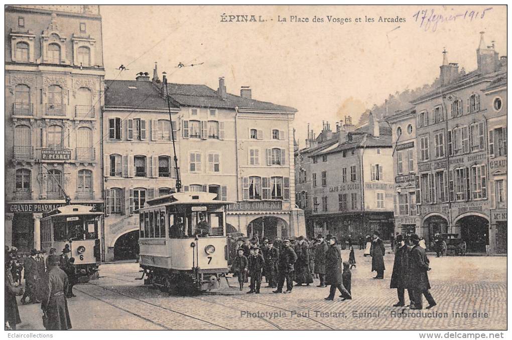 Epinal    88      Tramway  Place Des Vosges Et Les Arcades - Epinal