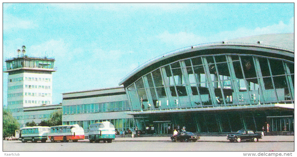 Kiev: GAZ-VOLGA M21 & M24, 3x AUTOBUS/COACH - Aéroport Boryspil International Airport - Ukraine, Russia - Passenger Cars