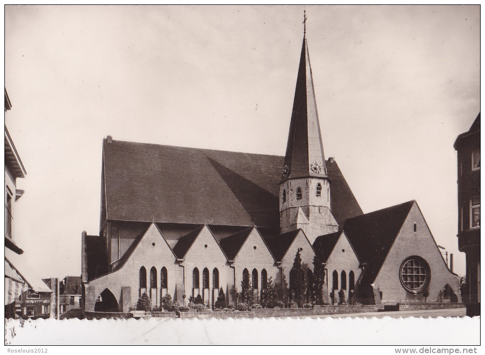 ZWEVEGEM : Parochiekerk St Amandus - Zwevegem