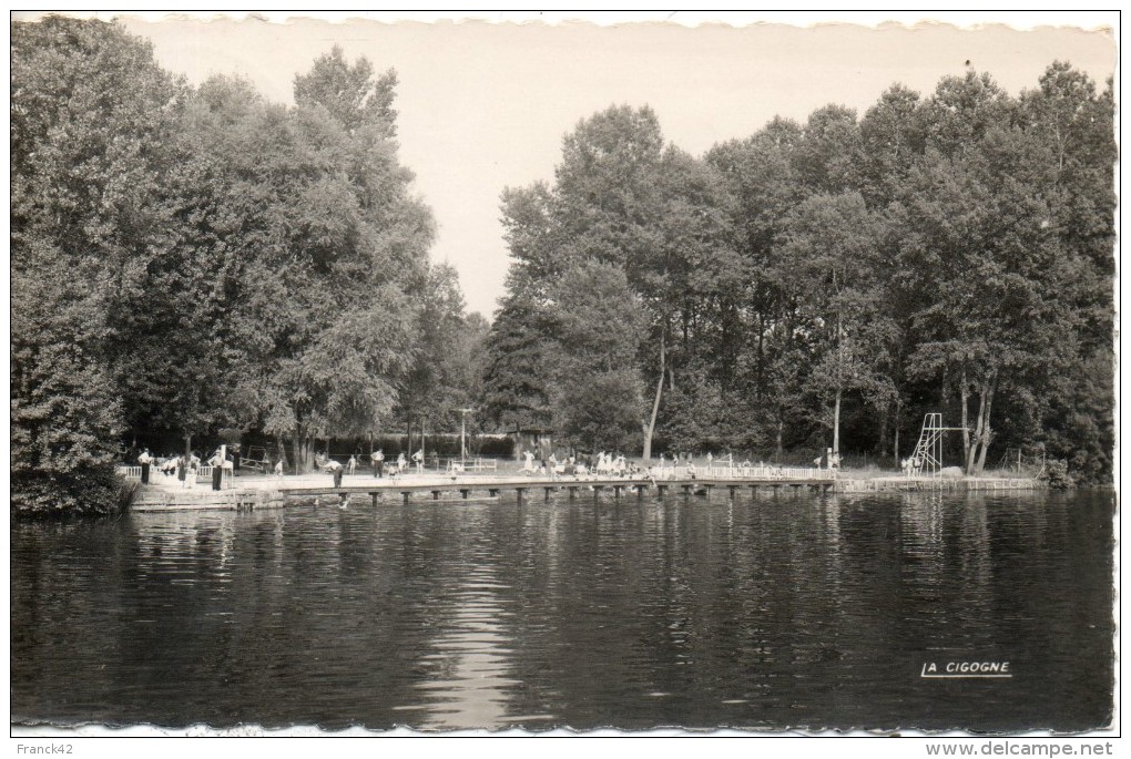 60. Attichy. La Piscine - Attichy