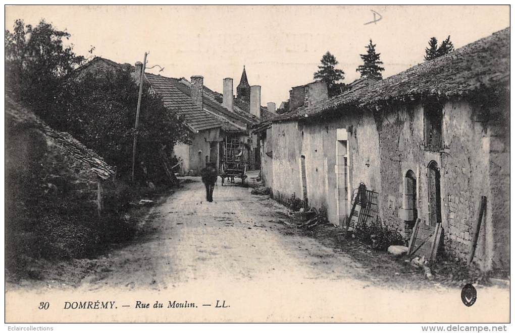 Domrémy    88    La Rue Du Moulin - Domremy La Pucelle