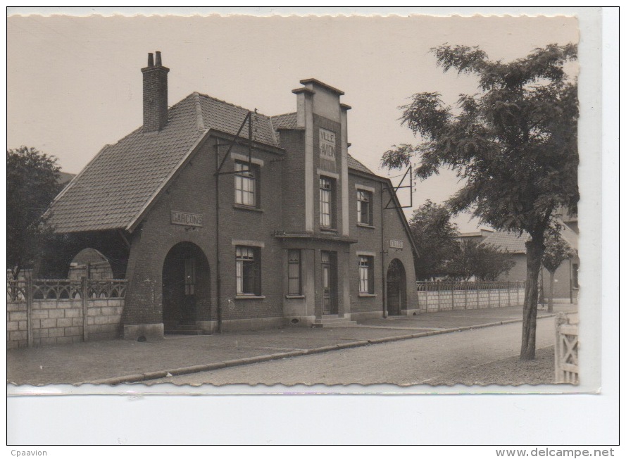 Ecole De La Cité 4 - Avion