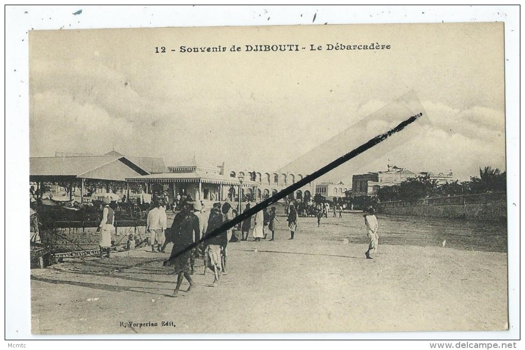 CPA  - Lot De 6 Cartes - Souvenir De Djibouti - Les Quais Des Douanes- Moulins à Vent Des Salines-Le Marché Des Bois - 5 - 99 Karten