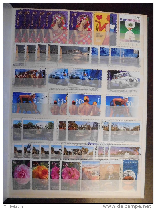 Australië Australia - collection of +- 884 postzegels / stamps in small album - VERY NICE !!