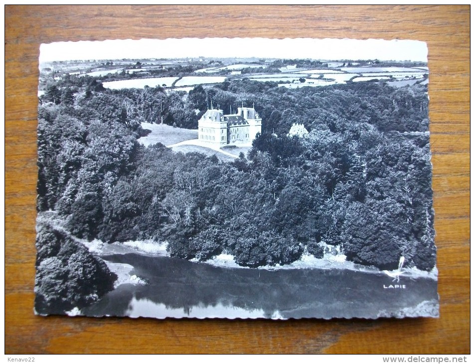 Avion Au-dessus De Tréguier Le Château Du Bilo - Tréguier