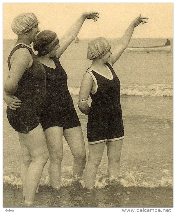 BAIGNEUSE Au PLAGE * SEXY BAADSTER Op STRAND = KNOKKE-HEIST HEYST * BATHER On BEACH * BADEGAST * BAGNANTE * BANISTA 787 - Heist