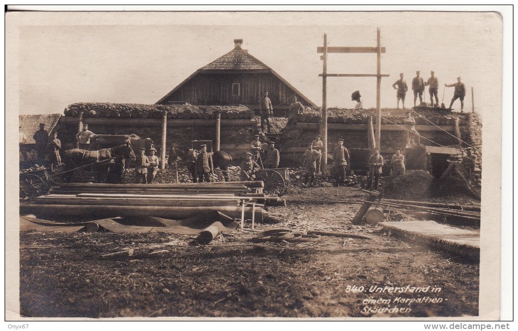 Carte Postale Photo Militaire Allemand ROUMANIE-ROUMANIEN-Unterstand In Einem Karpathen Städtchen -Les Carpathes - Rumänien