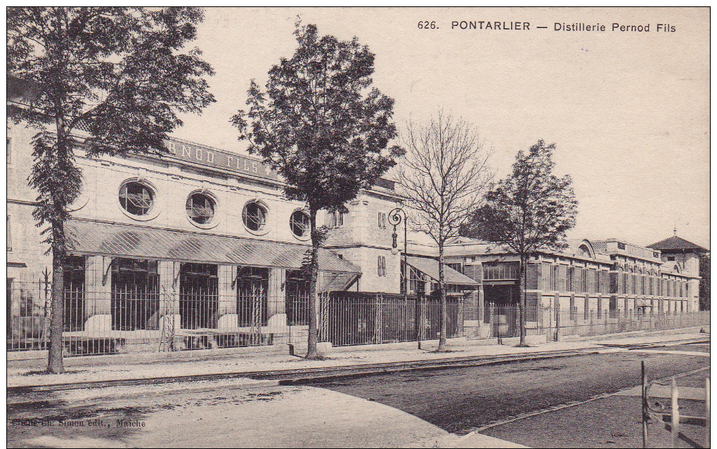 25 - Pontarlier - Distillerie Pernod  Fils - Tbon état - Pontarlier