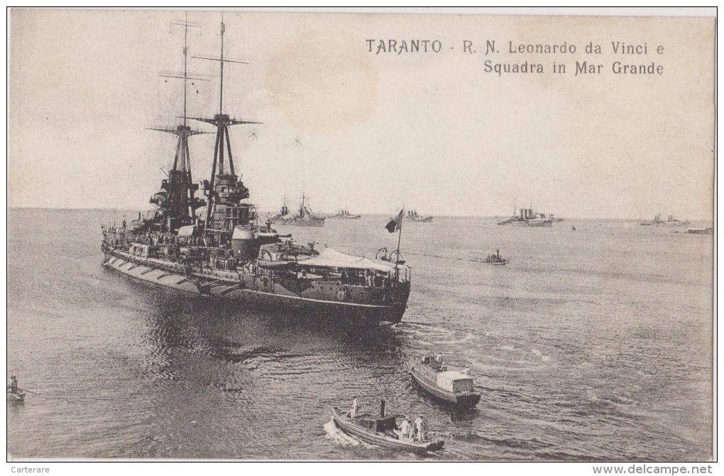 Cpa,taranto,leonardo Da Vincy E Squadra In Mar Grande (italie),trés Rare,bateau De Guerre - Krieg