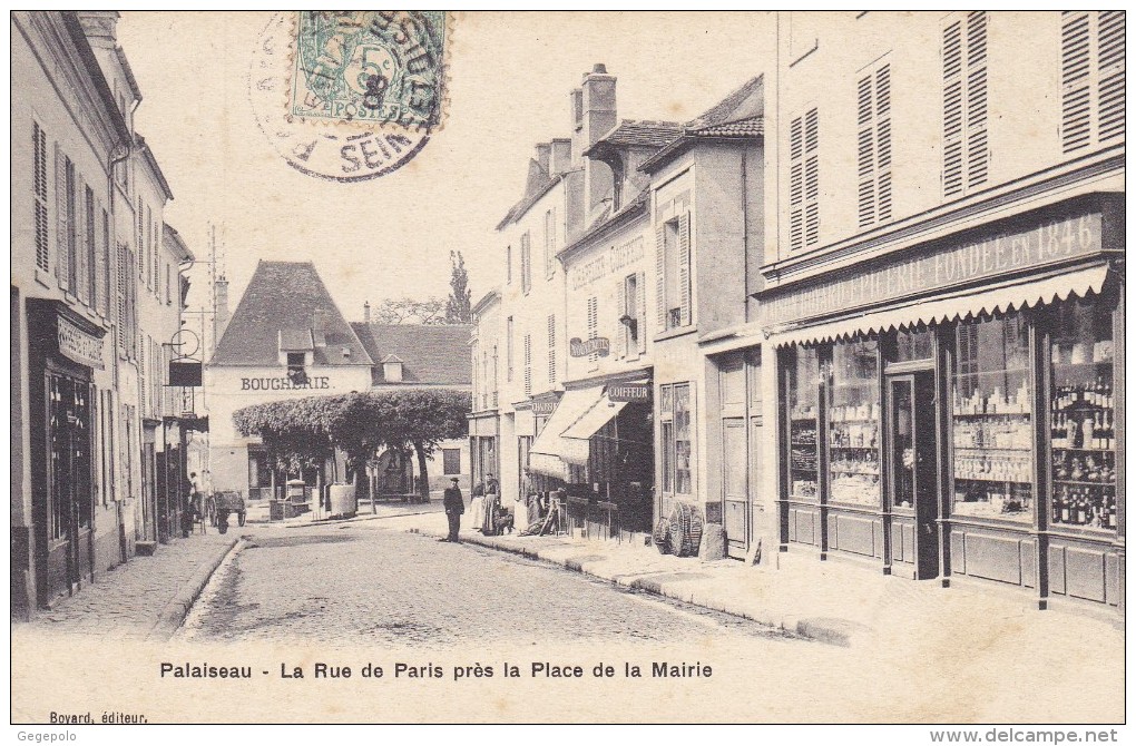 PALAISEAU - La Rue De Paris Près La Place De La Mairie - Palaiseau