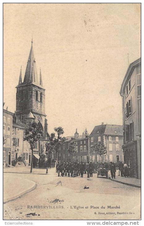 Rambervillers      88    Eglise Et Place Du Marché   (passage De Militaires) - Rambervillers