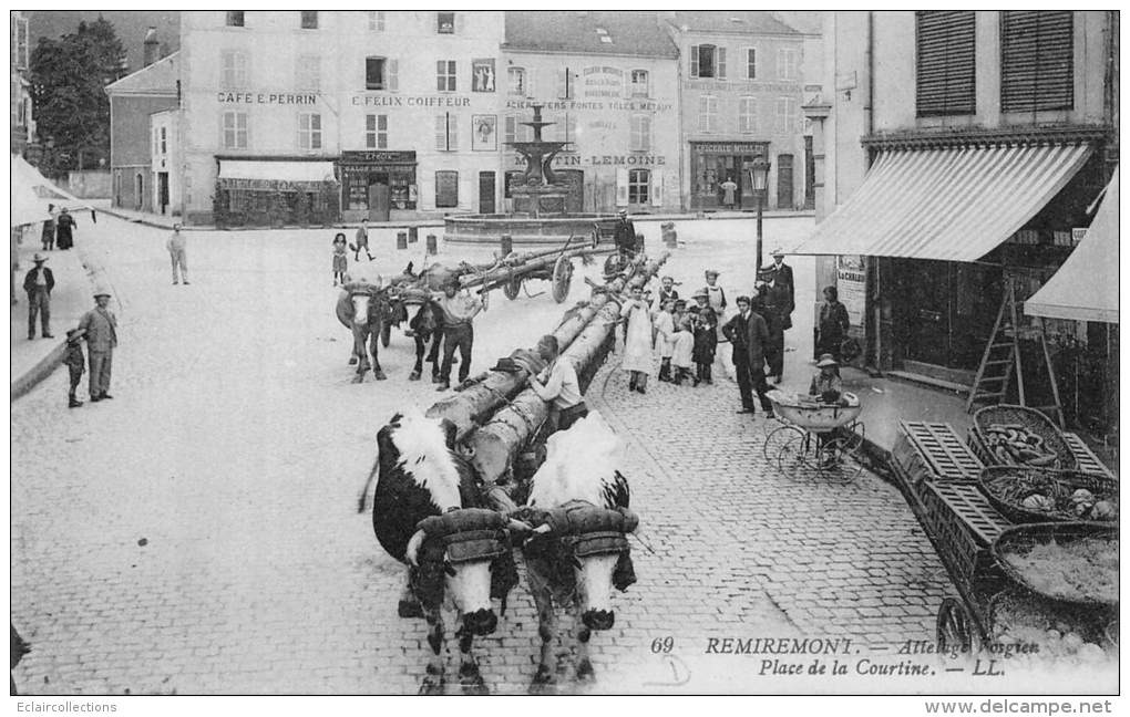 Remiremont    88    Place De La Courtine  Attelage Vosgien  Transport De Troncs D'arbres  (voir Scan) - Remiremont