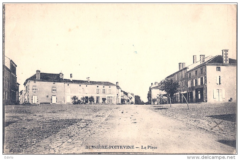 BUISSIERE POITEVINE La Place écrite TTB - Bussiere Poitevine