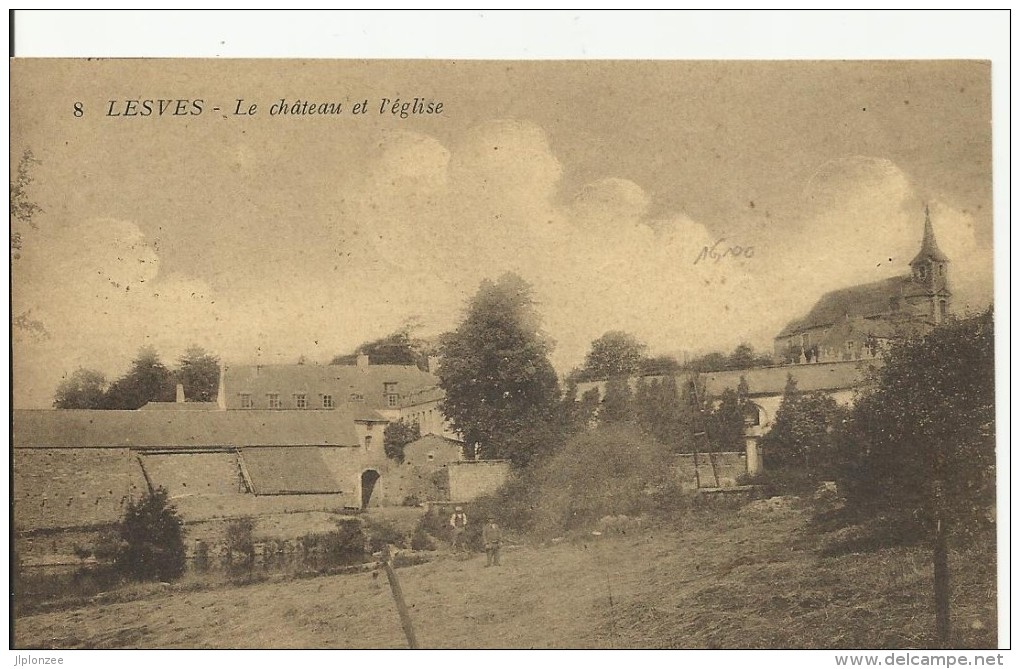 LESVES... Le Château Et L ´ église. - Profondeville