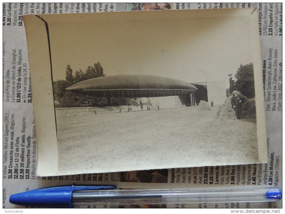 Grand Dirigeable au Sol Près D’un Hangar - Il S’agit Du Dirigeable N°10 Ou N°7 De Santos-Dumont à Neuilly Vers 1903 - Luftfahrt