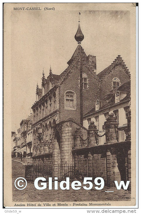 MONT-CASSEL - Ancien Hôtel De Ville Et Musée - Fontaine Monumentale - Cassel