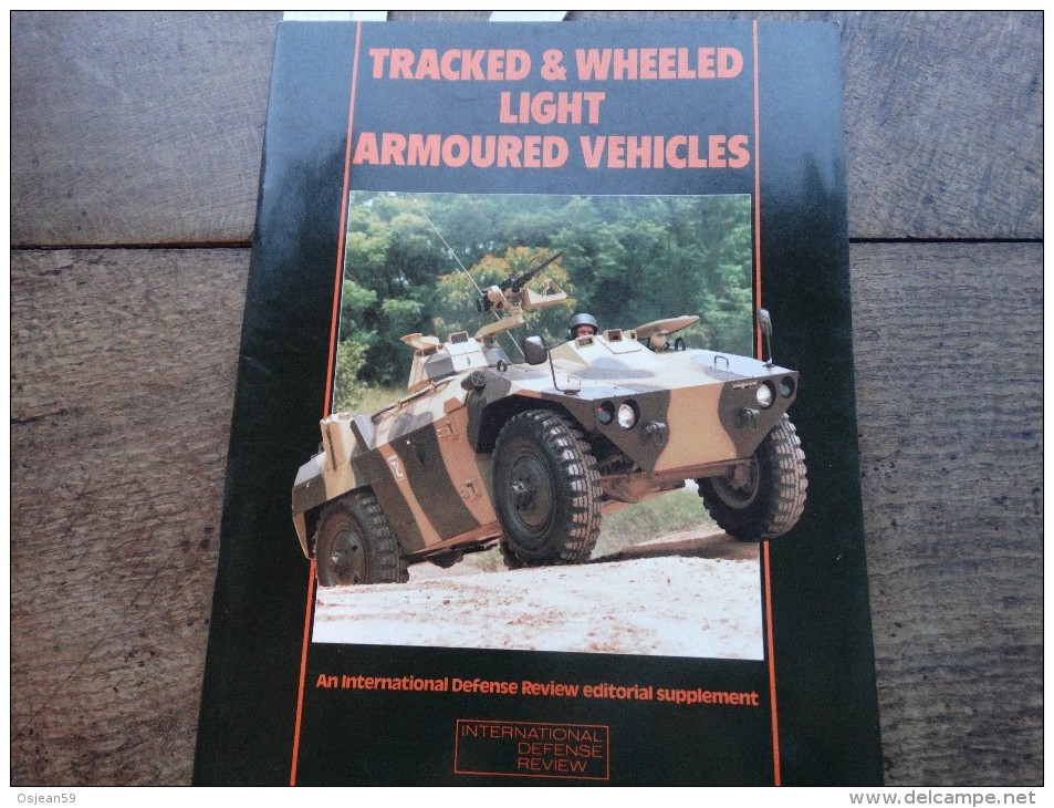 Tracked E Wheeled Light Armoured Vehicles - Inglés