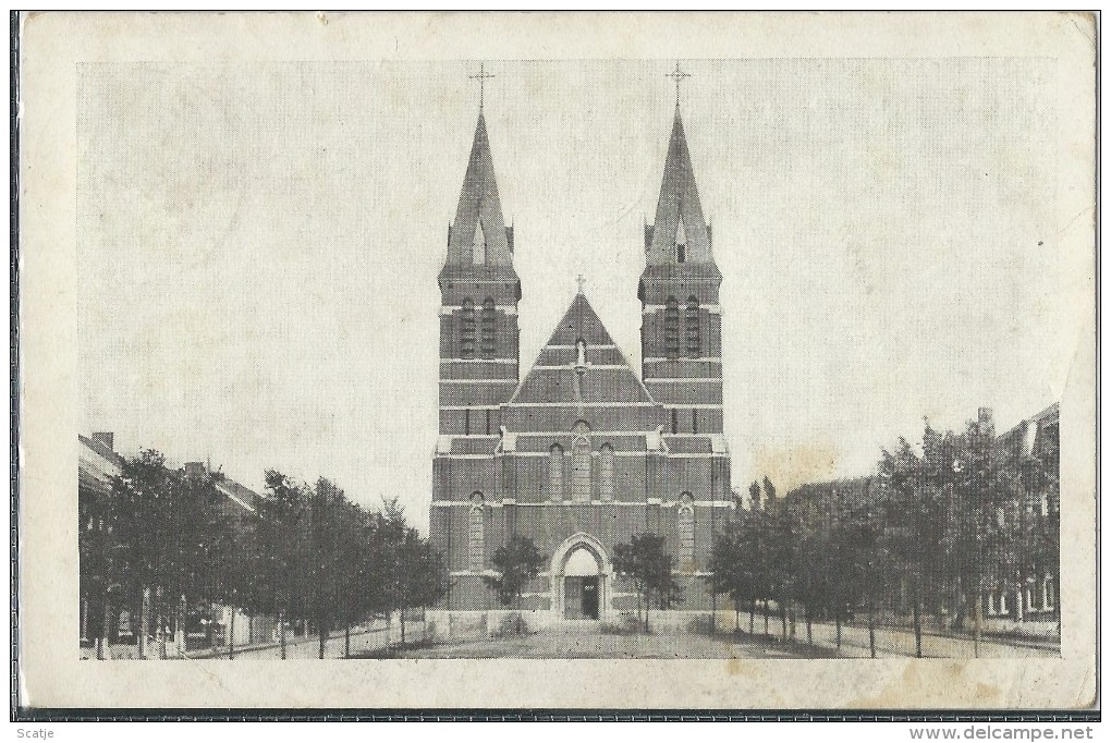 Quaregnon  -   Lourdes    L'Eglise Et L'Esplanade;  1954 - Quaregnon