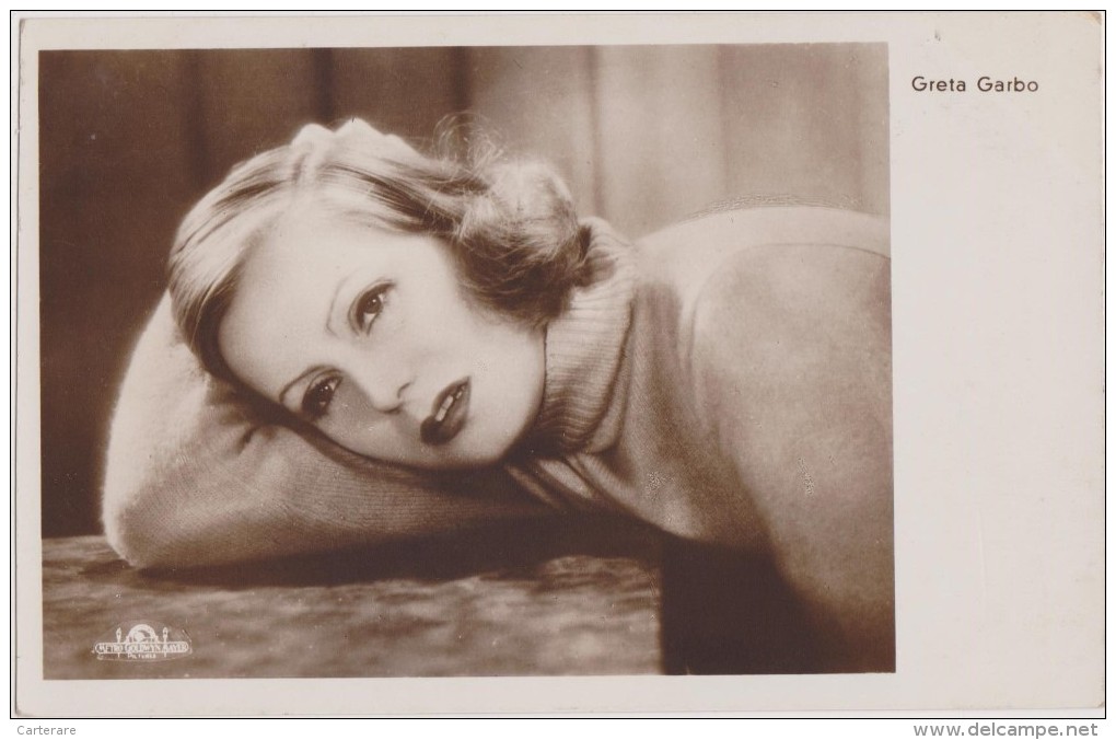 Carte Photo ,artiste , Actrice,greta Garbo,belle Et Maquillée,accoudée,1925 - Pin-Ups