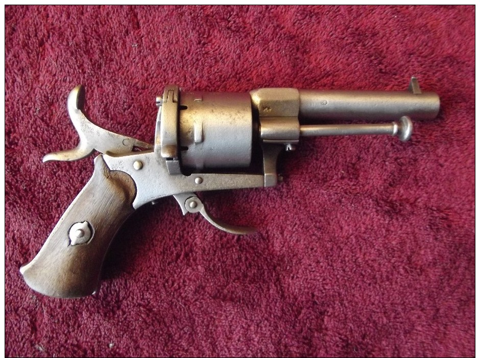 Revolver à Broche Lefaucheux 7 Mm ,manufacture De Liège,complet ,en Bon état De Marche - Armes Neutralisées