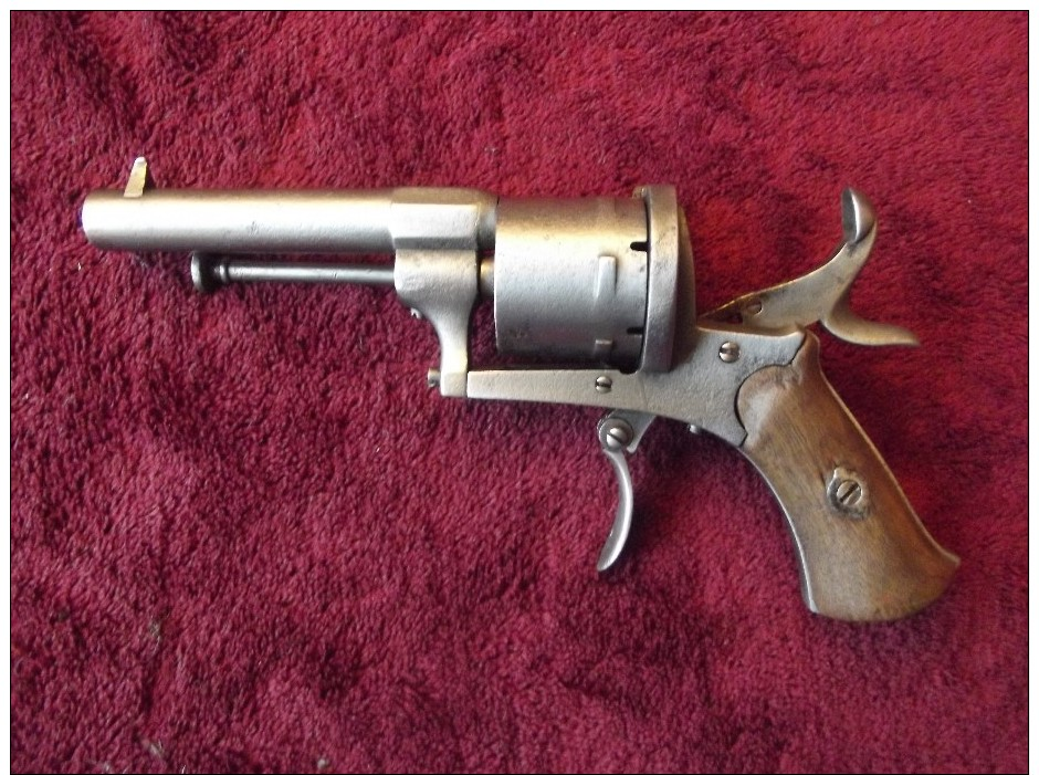 Revolver à Broche Lefaucheux 7 Mm ,manufacture De Liège,complet ,en Bon état De Marche - Armes Neutralisées