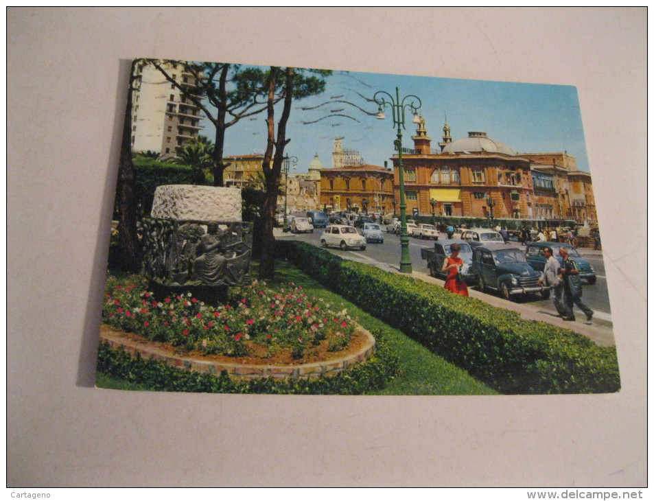 BARI Cine Teatro Margherita Animata Con Auto MAGGIOLINO-FIAT Giardiniera /600  Cartolina  Viaggiata 1969 - Bari