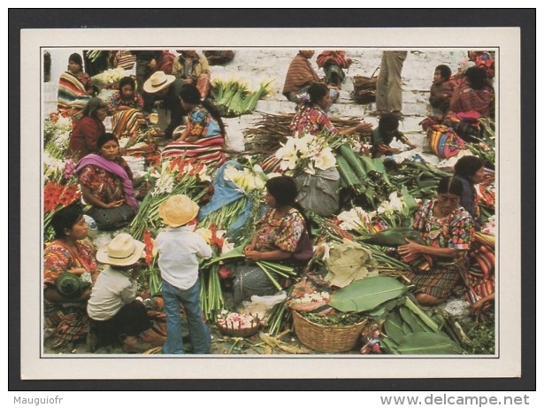 DF / ETHNIQUE ET CULTURE / GUATEMALA / CHICHICASTENANGO / MARCHANDES DE FLEURS / MARCHÉ - America