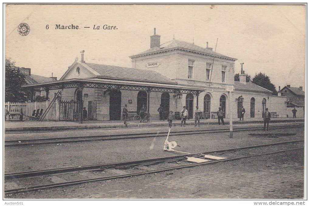 23937g  GARE - QUAI - Marche - Marche-en-Famenne