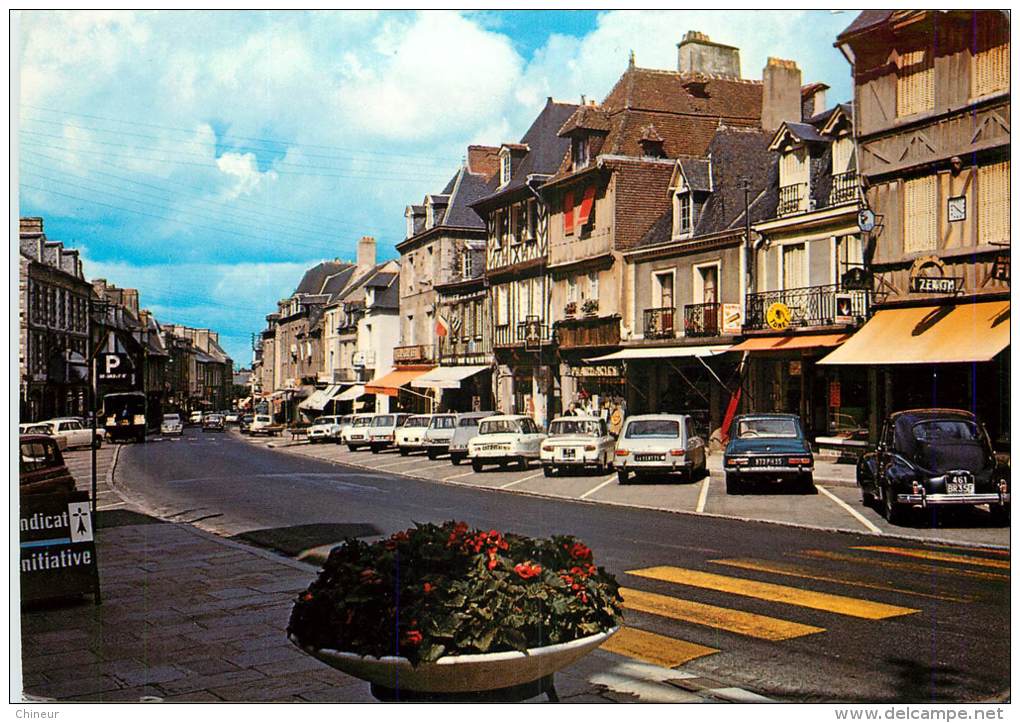 DOL DE BRETAGNE  LA GRANDE RUE DES STUARTS - Dol De Bretagne