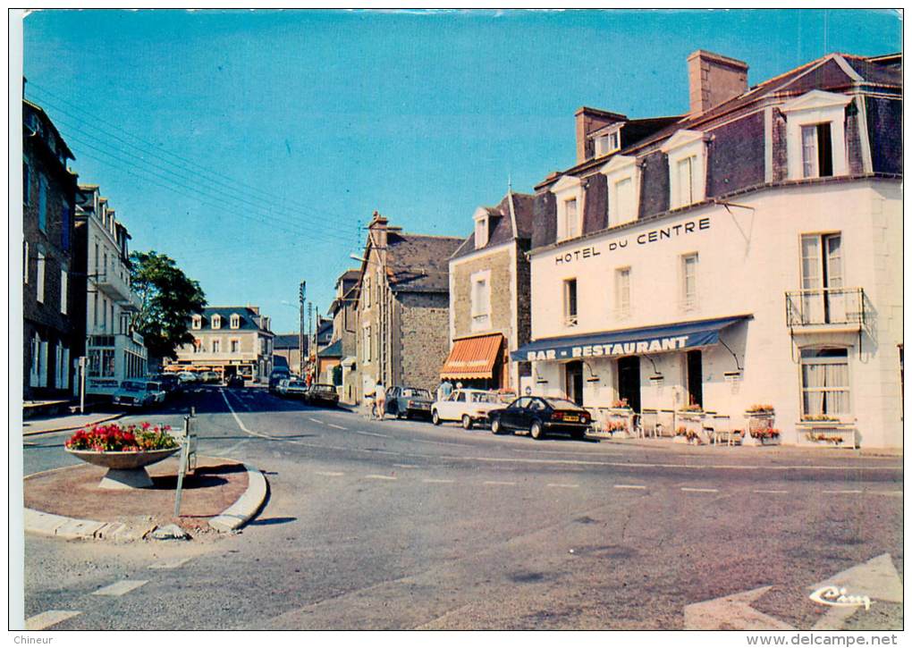 ROTHENEUF LE BOURG ET L'HOTEL DU CENTRE - Rotheneuf