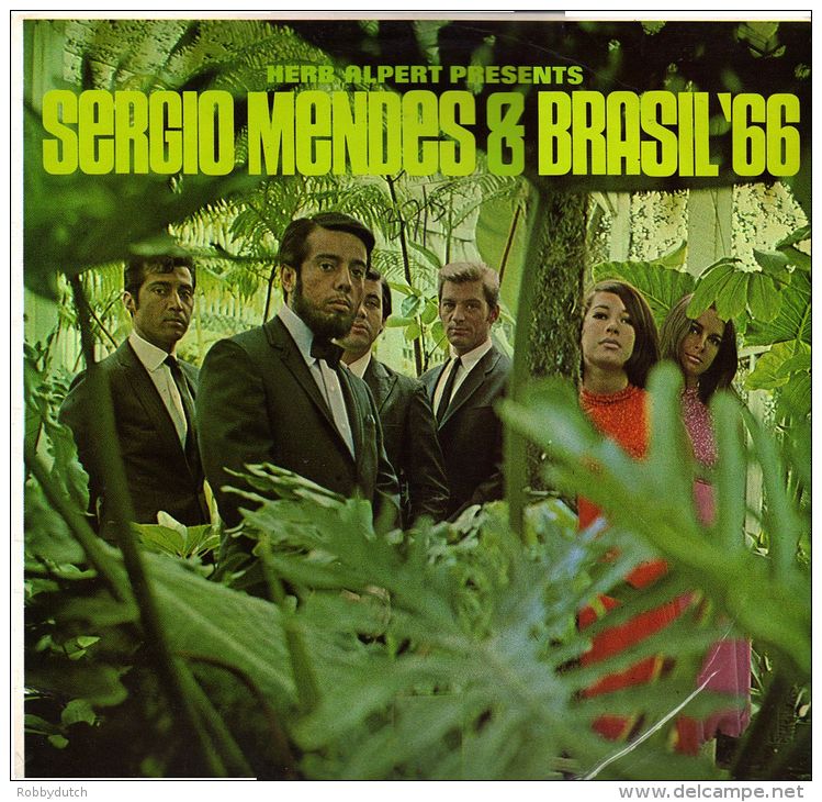 * LP *  HERB ALPERT PRESENTS SERGIO MENDES &amp; BRASIL '66 (England 1966) - Wereldmuziek